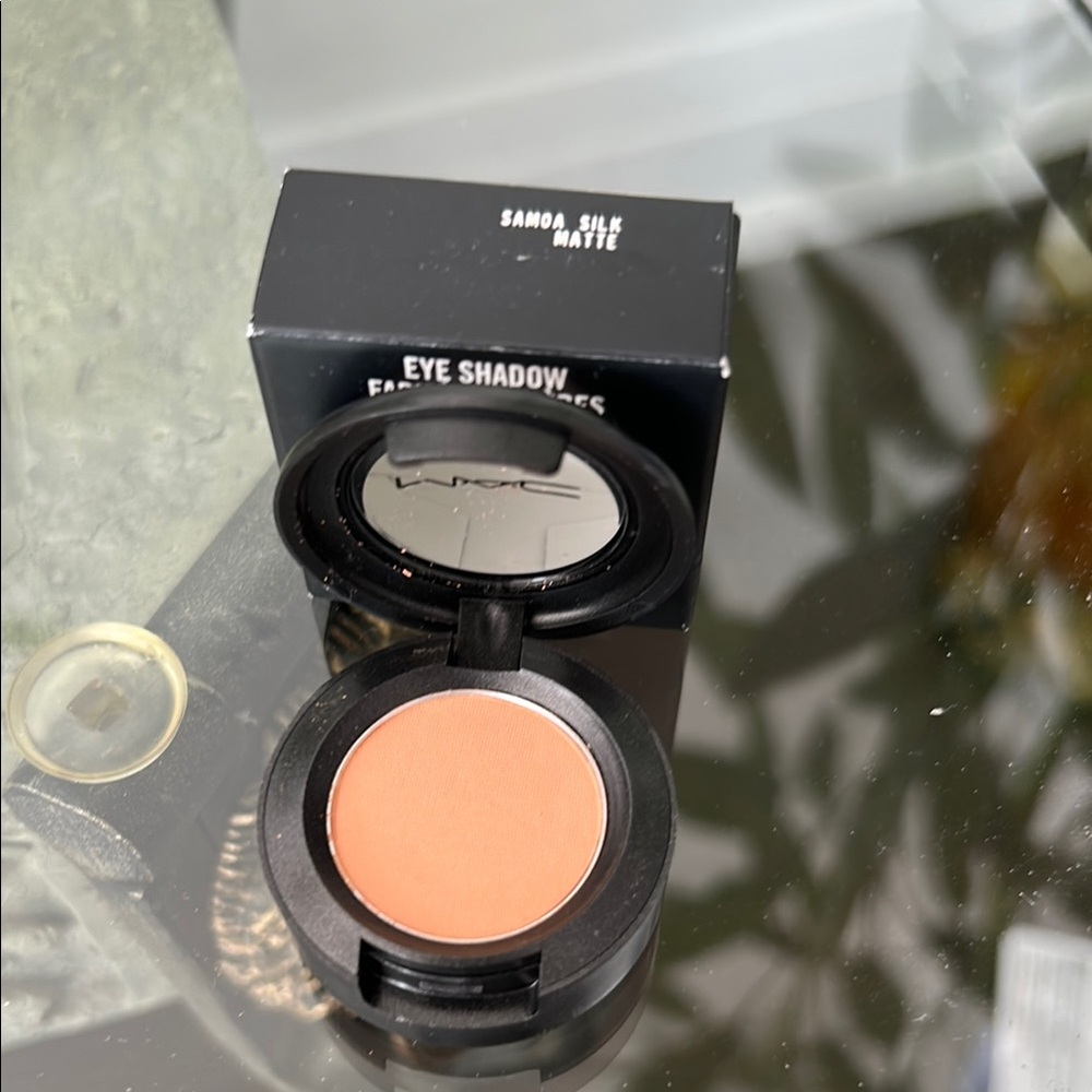 MAC Samoa Silk